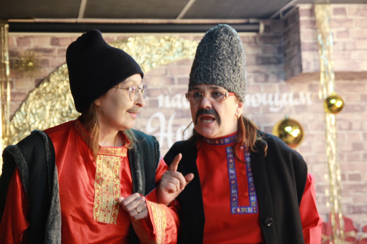 Микола и Василий, персонажи произведений Н.В. Гоголя в исполнении библиотекарей