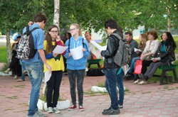 Наступает ночь… Пора в библиотеку!