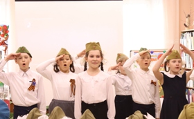 исполнение песни школьниками