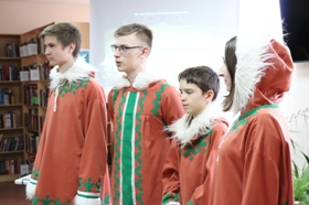 библиотечный клуб Театр Книги показывает сценку