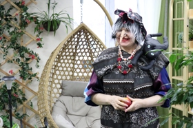 Баба Яга в Зимнем саду