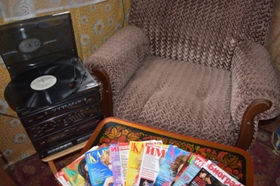 кресло и граммафон 1