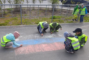 Мерпориятия ко Дню российского флага в ГБ №9