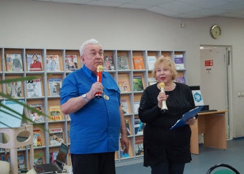 Александр Колесов поет