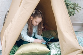 Чтение в палатке
