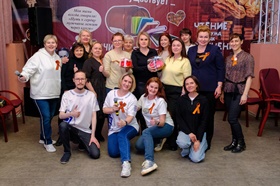 Команда стоматологов с призом от Эклера