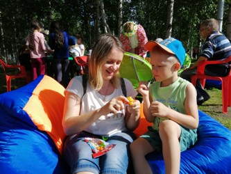 В летних читальных залах всегда много детей