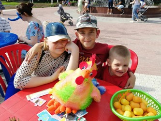 Ребята и поиграли, и почитали