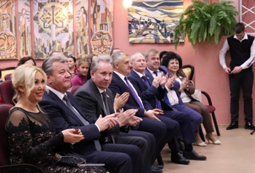 Высокие гости Поэтического бала