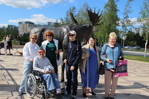 Представители центра Прикосновение на набережной